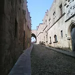 אורחן Medieval