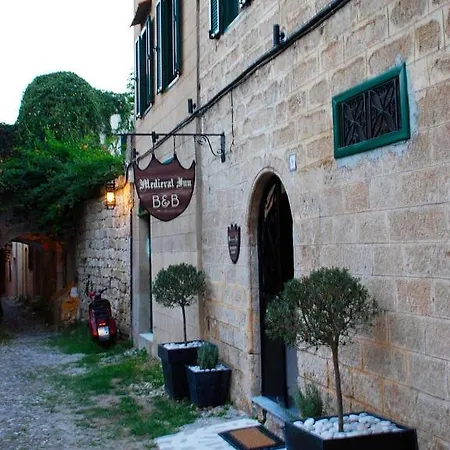 Medieval イン